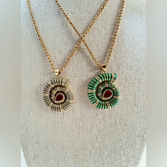 Marine Sea Nautilus Pendant Necklace - Statement Necklace - Elegant Necklace - Picture 3 of 16